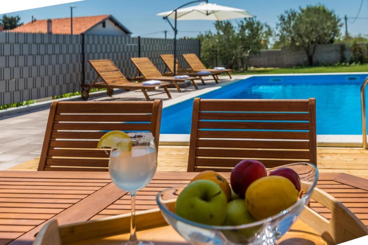 Kristina Holiday Home With Private Swimmingpool Visocane Exterior foto