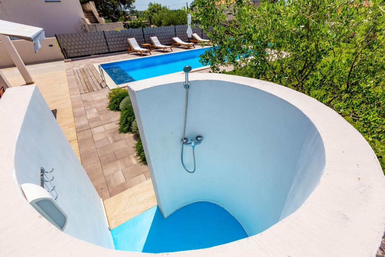 Kristina Holiday Home With Private Swimmingpool Visocane Exterior foto